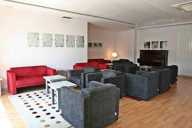 Nagusi Hotel 3*