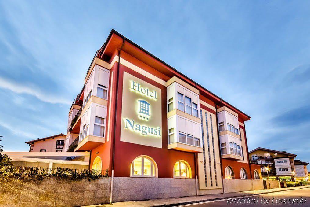 Nagusi Hotel 3*